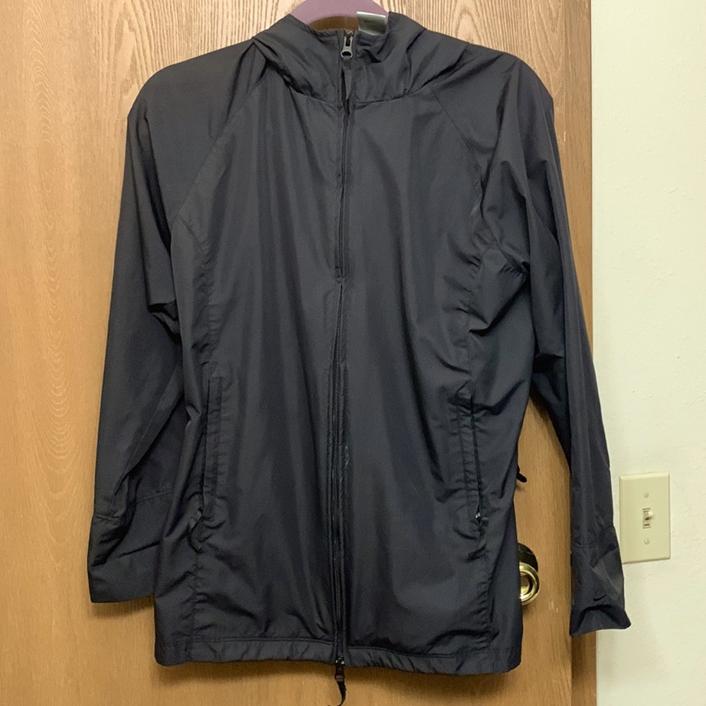 Nike women’s wind breaker
